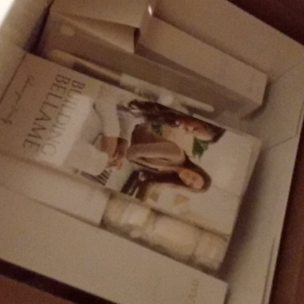 im selling a brand new bellame kit